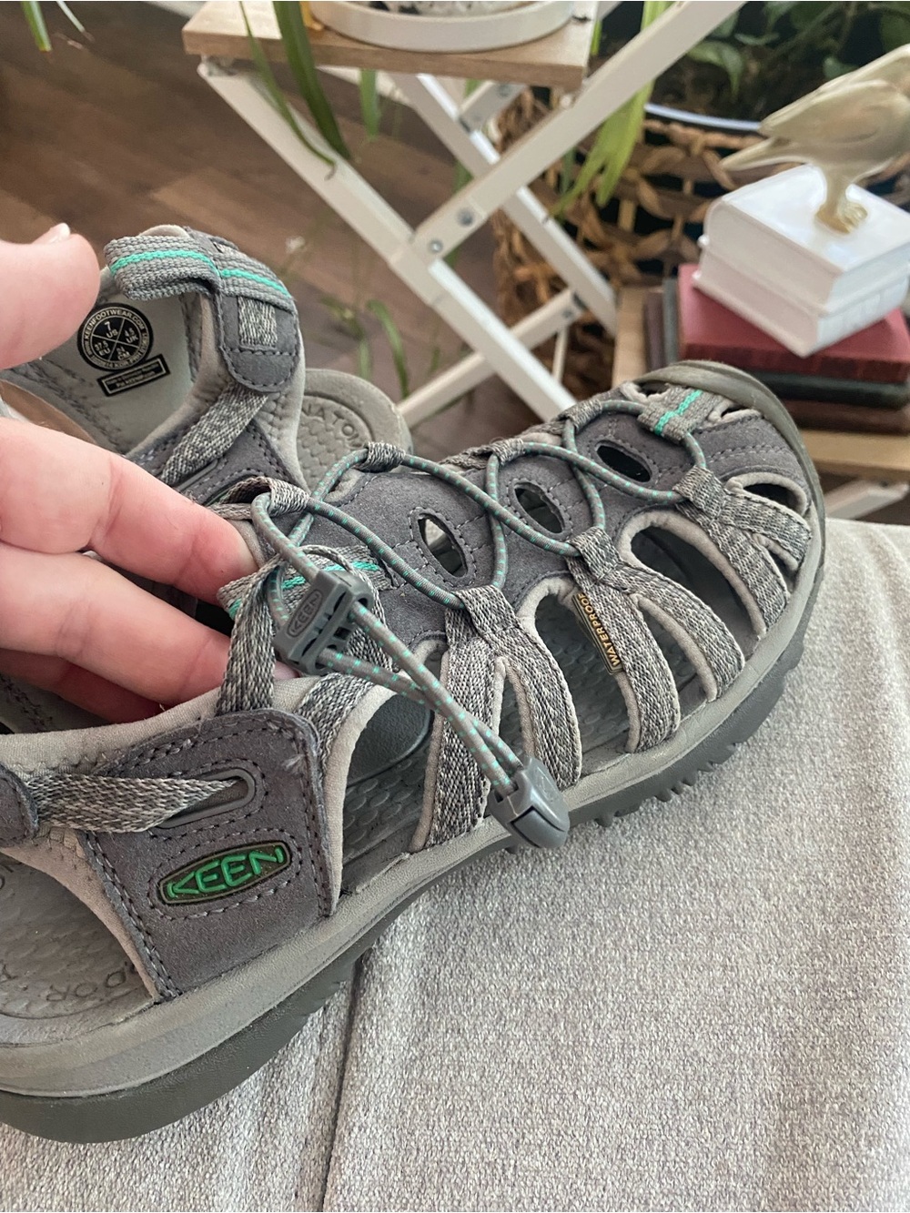 KEEN Women's Gray Sport Sandals with Teal Accents size 7 EXCELLENT CONDITION! - Picture 9 of 14